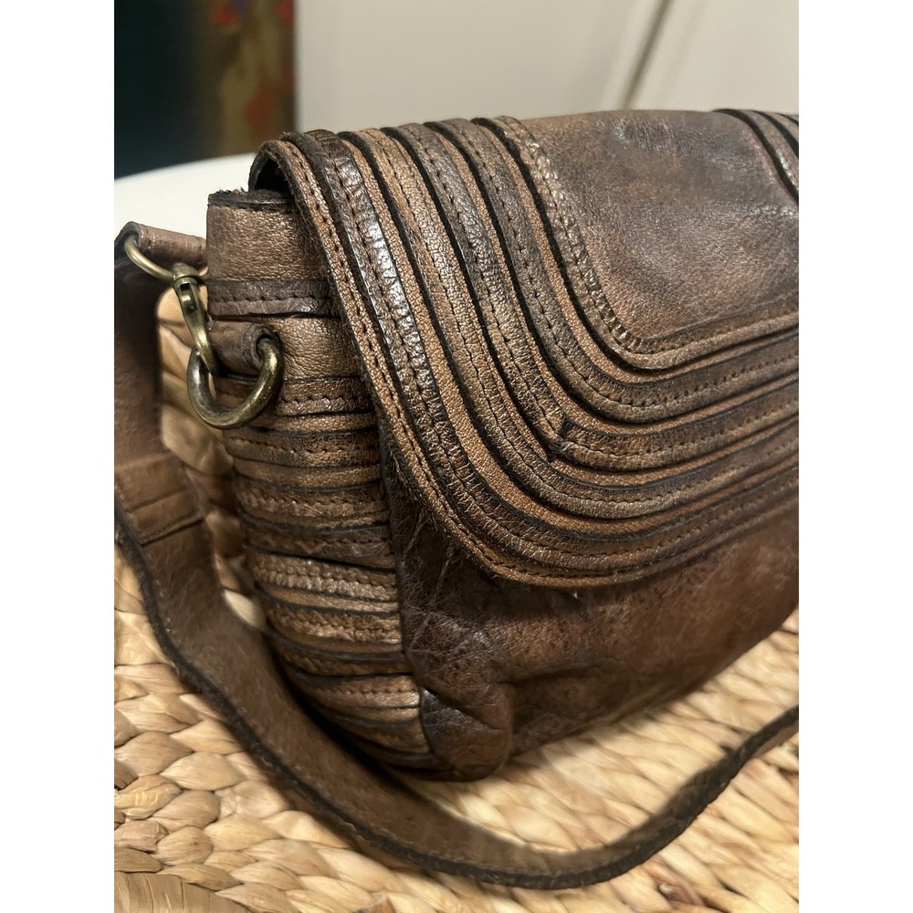 Never Mind Vintage Handmade Genuine Cowhide Leather Woman's Crossbody Bag - Picture 8 of 13